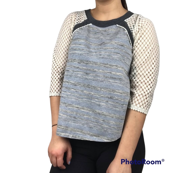 ⭐️3 for $15 Sale⭐️ NWT Maurices Lace Eyelet Sleeve Striped 3/4 Sleeve Blouse - Picture 3 of 6